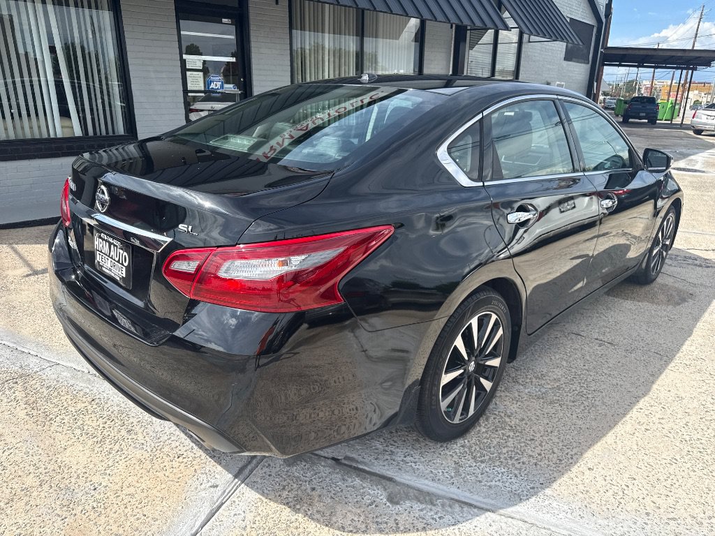 Used 2018 Nissan Altima 2.5 SL w/ 2.5 SL Technology Package FWD image 4