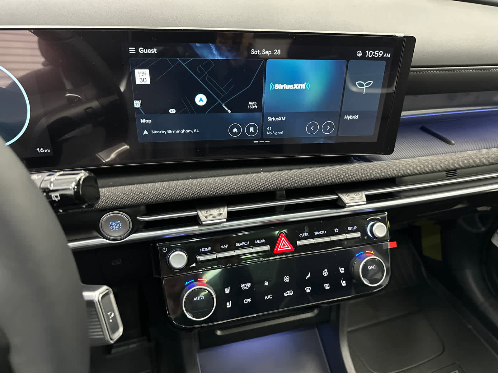 New 2025 Hyundai Tucson Limited image 28