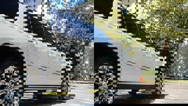 Used 2019 Cadillac Escalade ESV Premium Luxury image 24