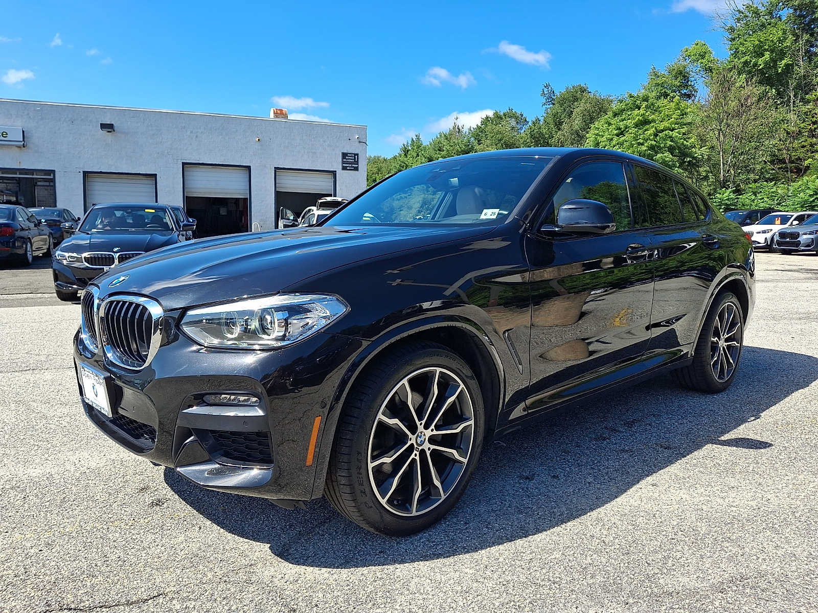 Used 2020 BMW X4 xDrive30i w/ M Sport Package 2 AWD/4WD image 3
