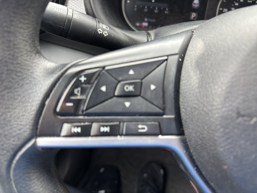 Used 2019 Nissan Kicks SV image 11