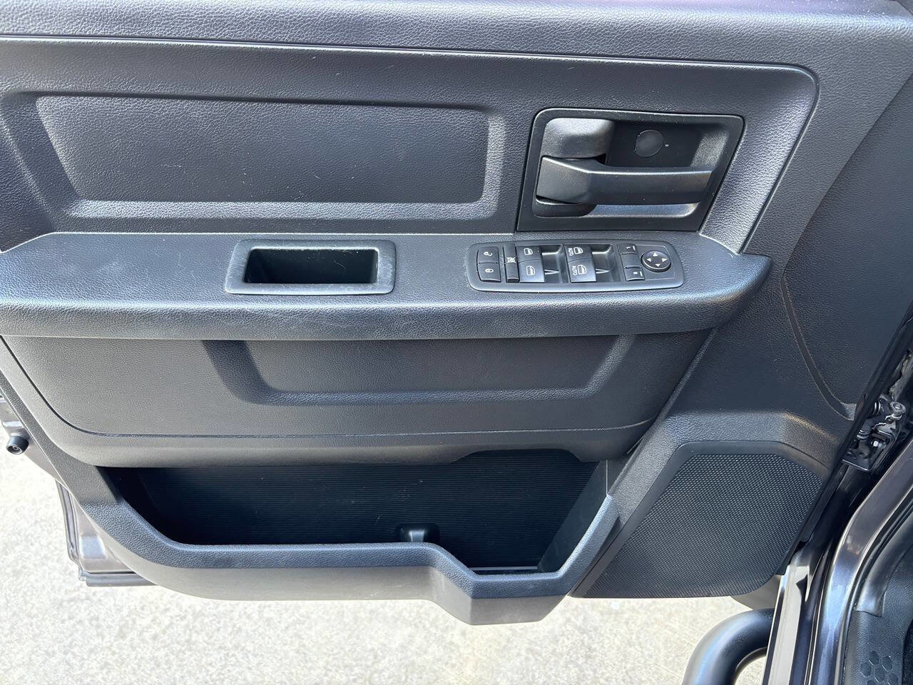 Used 2017 RAM 1500 Express AWD/4WD image 18
