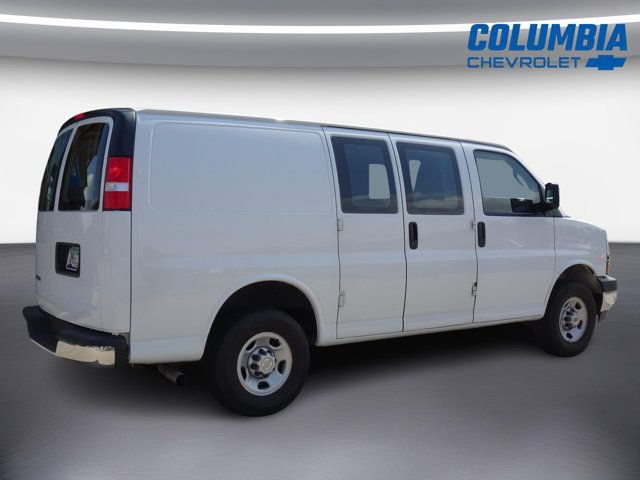 Used 2024 Chevrolet Express 2500 w/ Driver Convenience Package RWD image 3