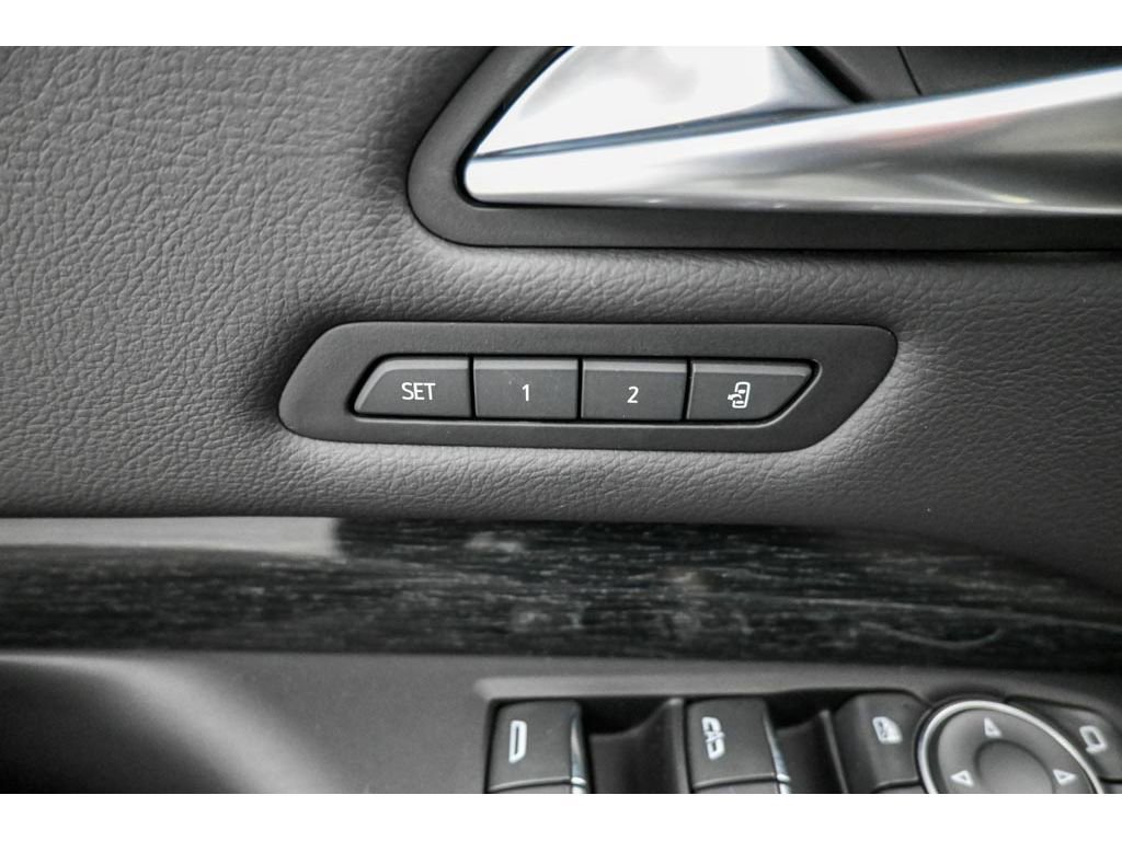 Certified 2022 Cadillac XT4 Premium Luxury w/ Enhanced Visibility Package AWD/4WD image 32
