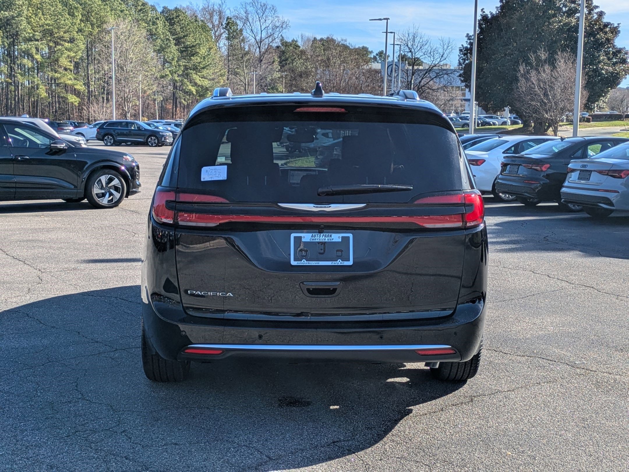 New 2026 Chrysler Pacifica Pinnacle image 6