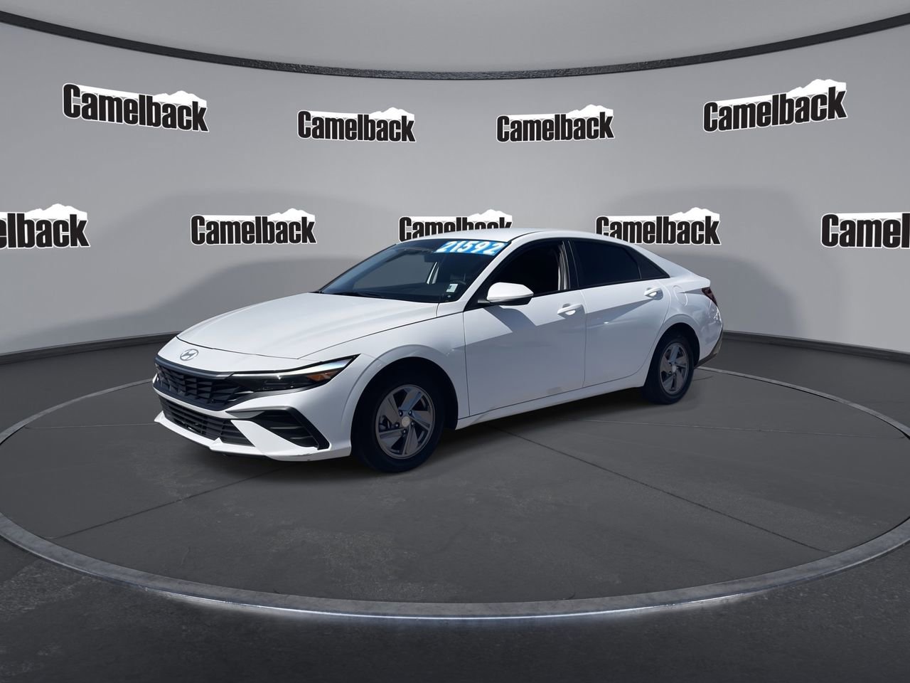 Certified 2024 Hyundai Elantra SE FWD image 3