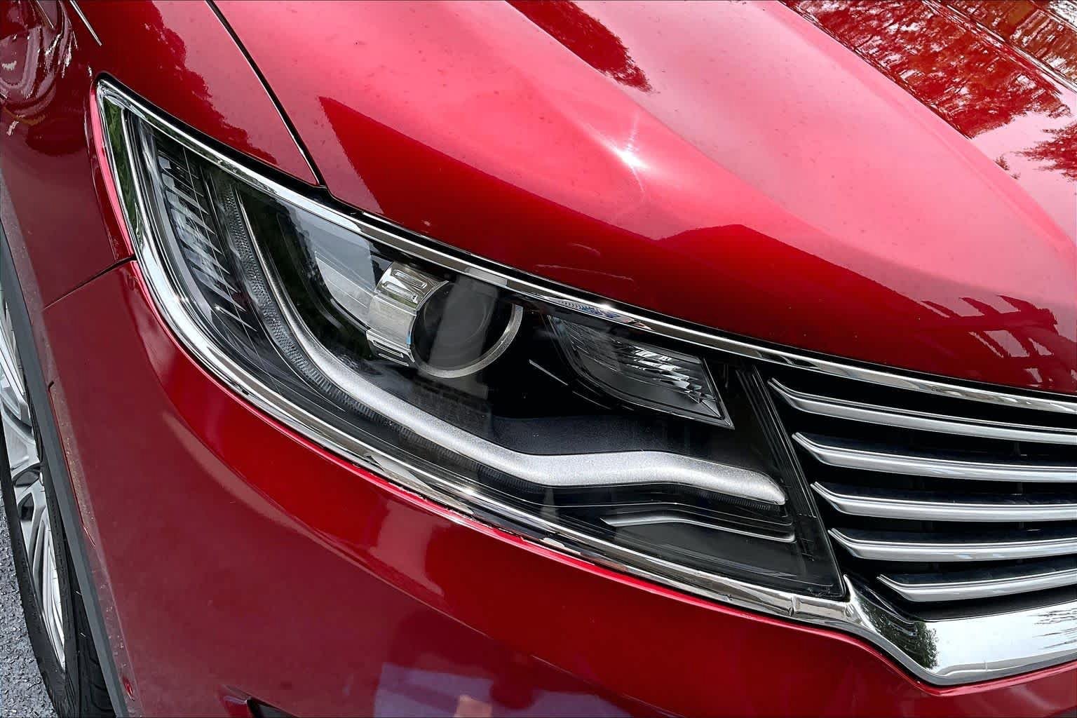 Used 2018 Lincoln MKX Reserve w/ Driver Assistance Package FWD image 28