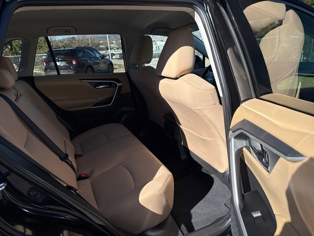 Used 2021 Toyota RAV4 XLE w/ Carpet Mat Package (TMS) image 22