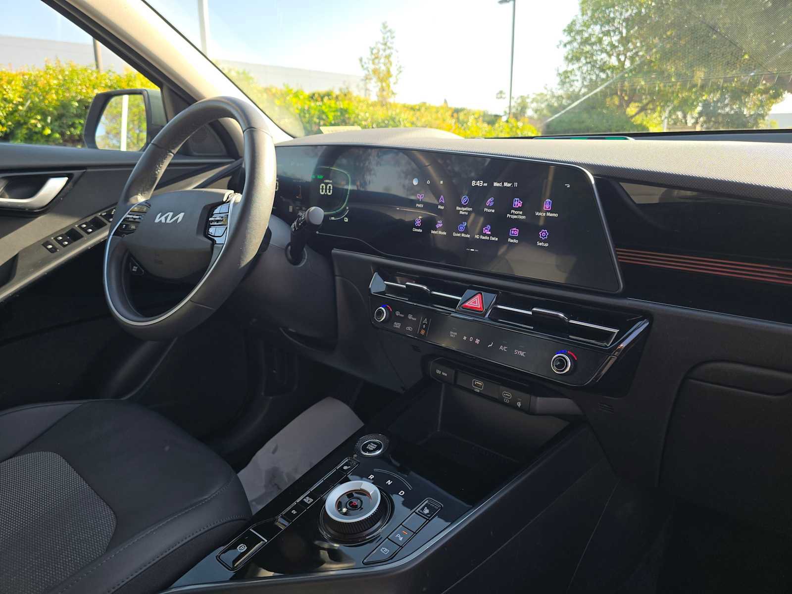 Used 2023 Kia Niro EX image 10
