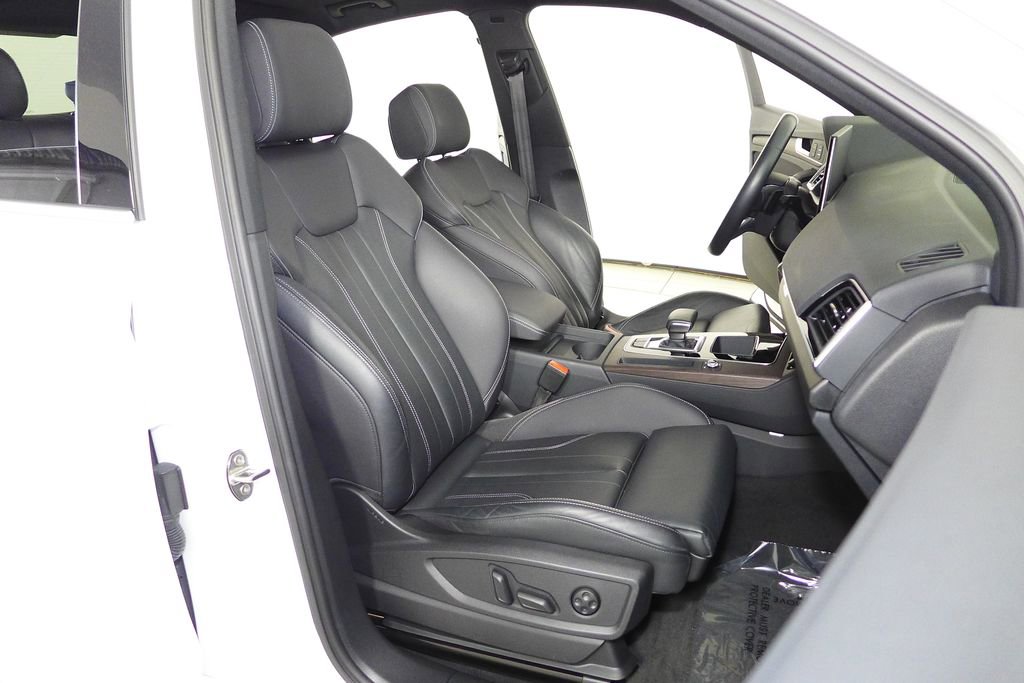 Used 2023 Audi Q5 2.0T Premium w/ Convenience Package image 19
