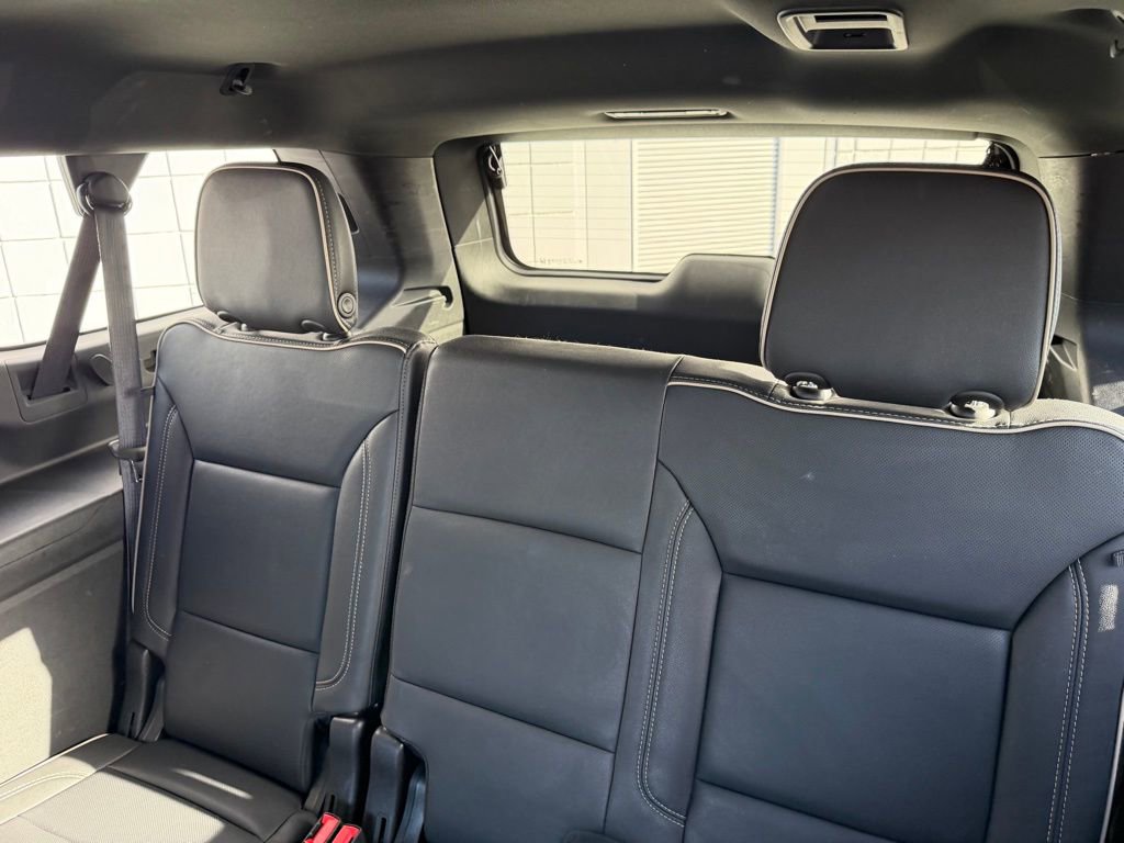 Used 2024 Chevrolet Suburban Premier image 20