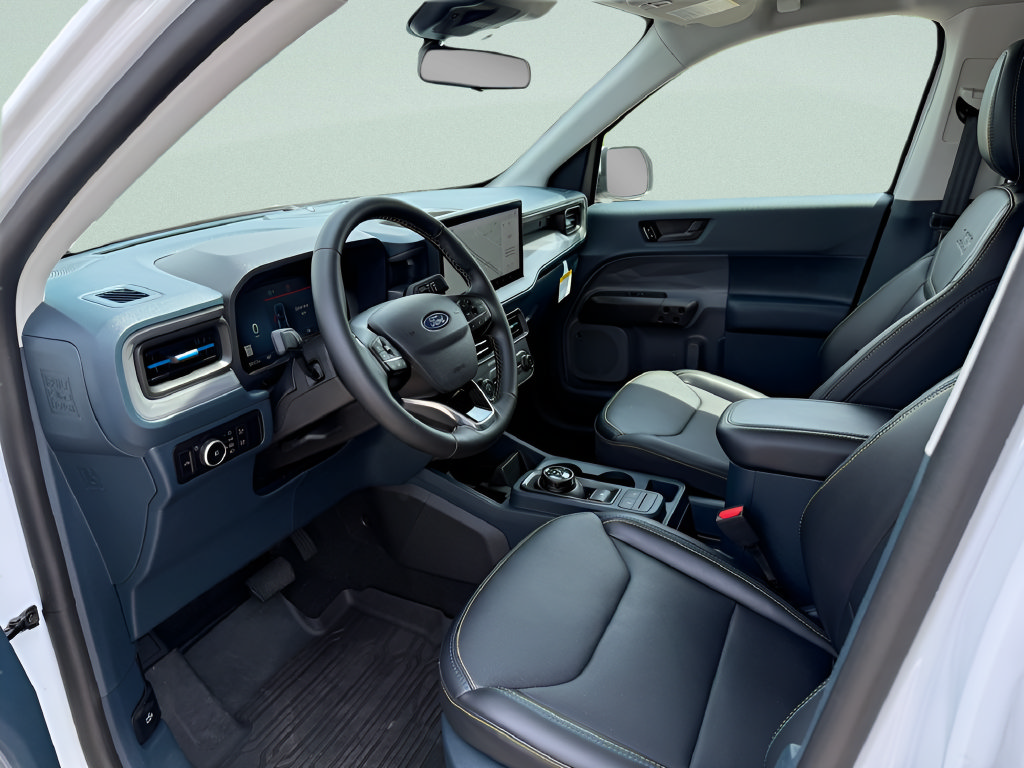 Used 2025 Ford Maverick Lobo AWD/4WD image 4