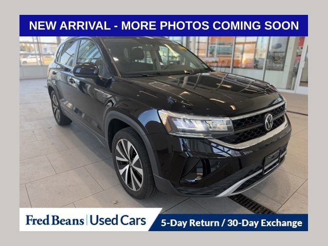 Used 2022 Volkswagen Taos SE w/ Panoramic Sunroof Package image 1
