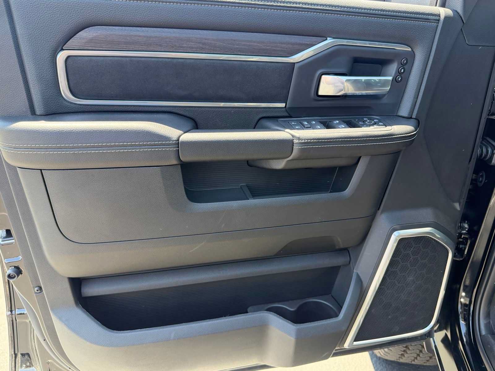 New 2026 RAM 2500 Laramie AWD/4WD image 25