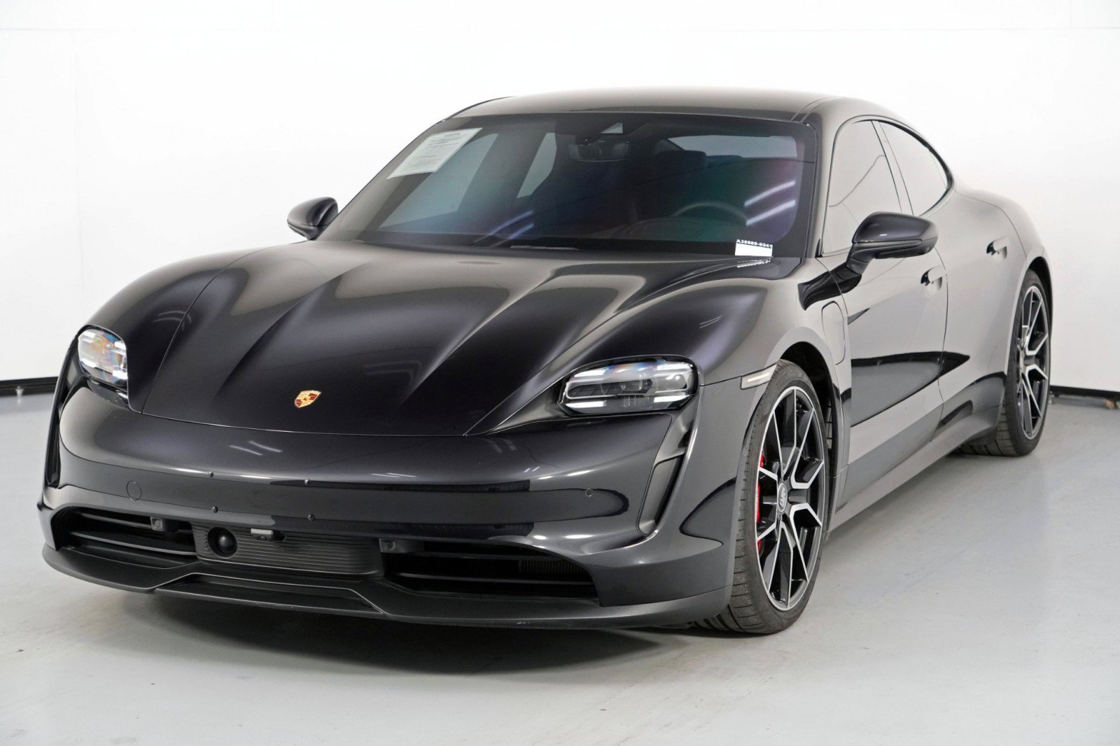 Used 2023 Porsche Taycan 4S w/ Premium Package image 51