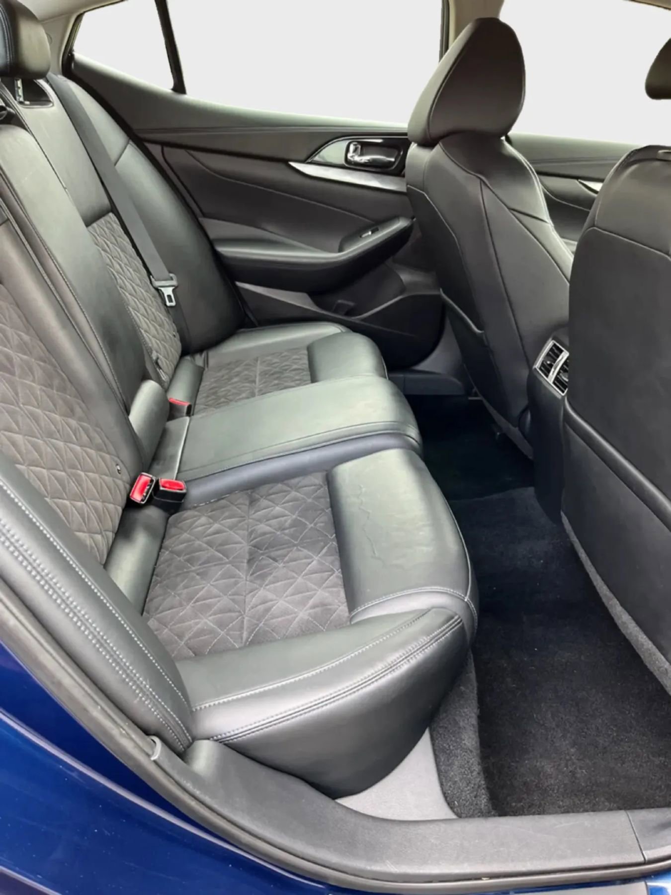 Used 2017 Nissan Maxima SR w/ Midnight Edition FWD image 11