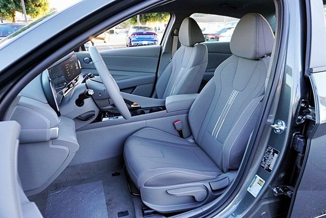 New 2026 Hyundai Elantra Sport FWD image 18