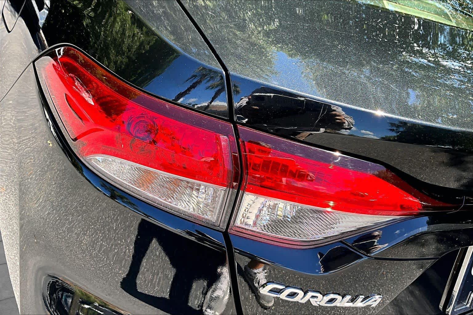 Used 2021 Toyota Corolla LE w/ Carpet Mat Package (TMS) FWD image 28