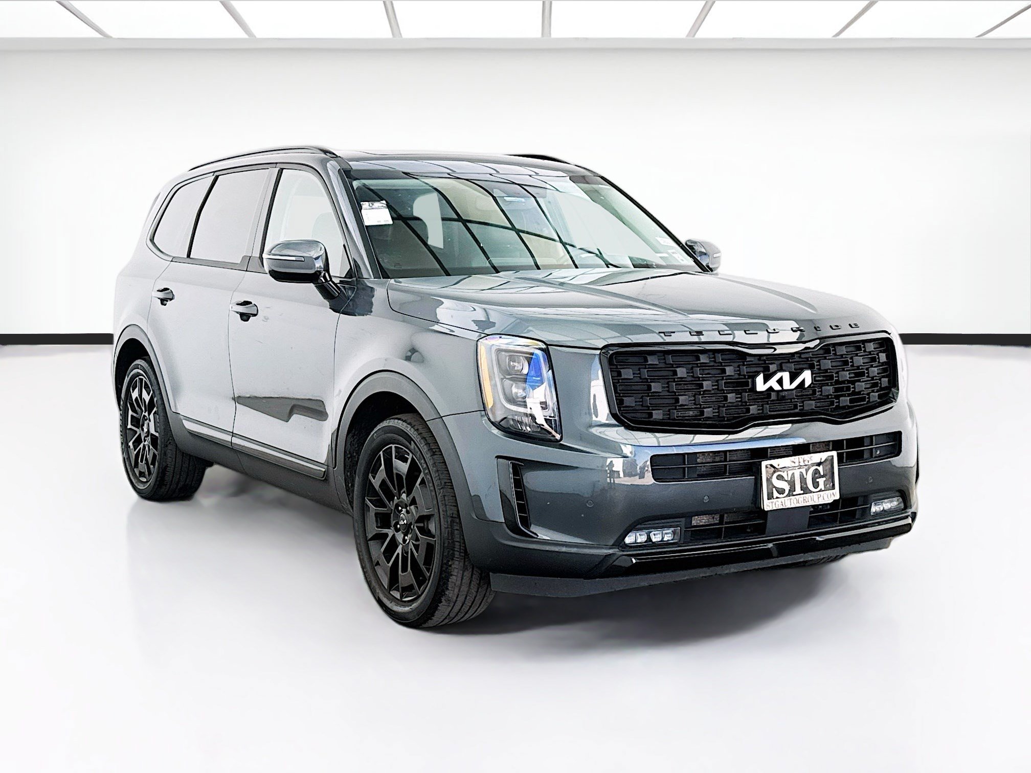 Used 2022 Kia Telluride SX w/ SX Prestige Package AWD/4WD image 3