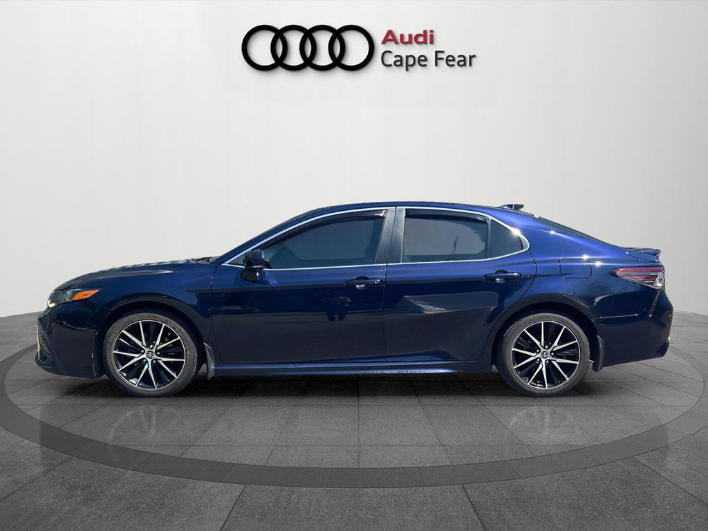 Used 2022 Toyota Camry SE w/ Audio Upgrade Package FWD image 2