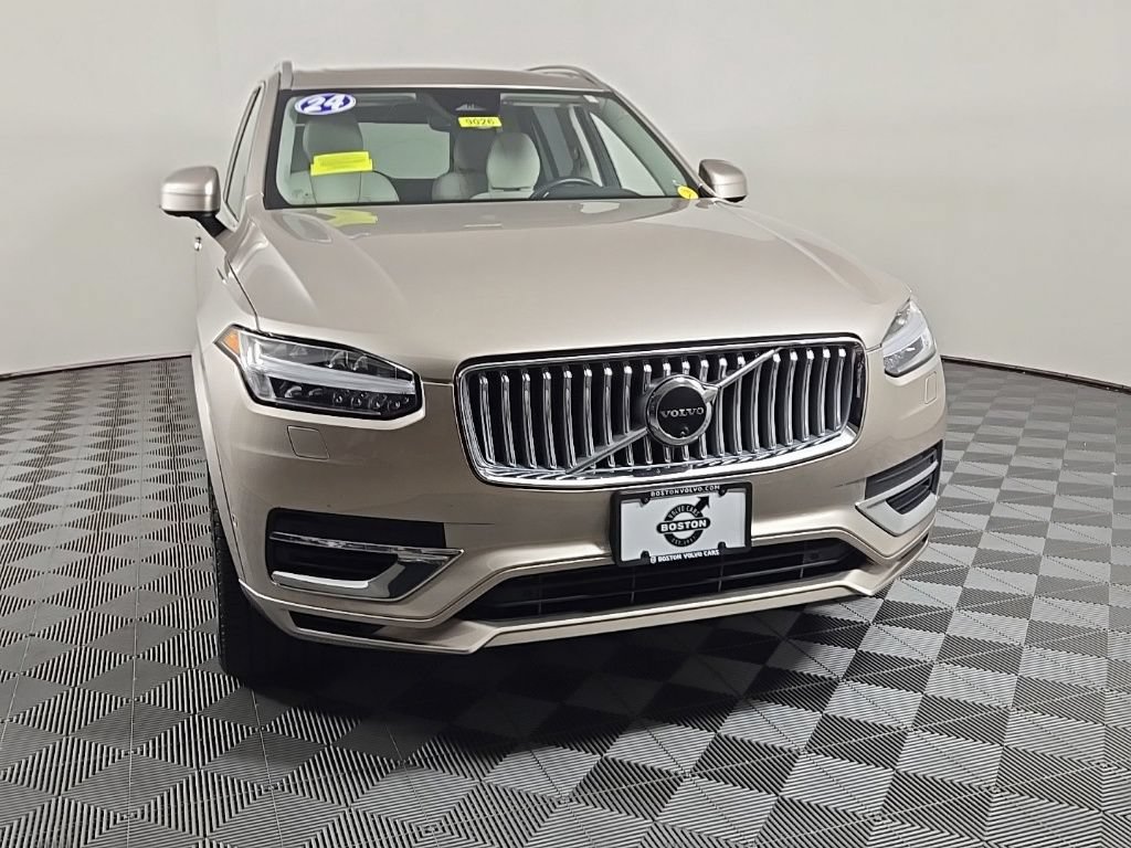 Certified 2024 Volvo XC90 T8 Plus AWD/4WD image 2