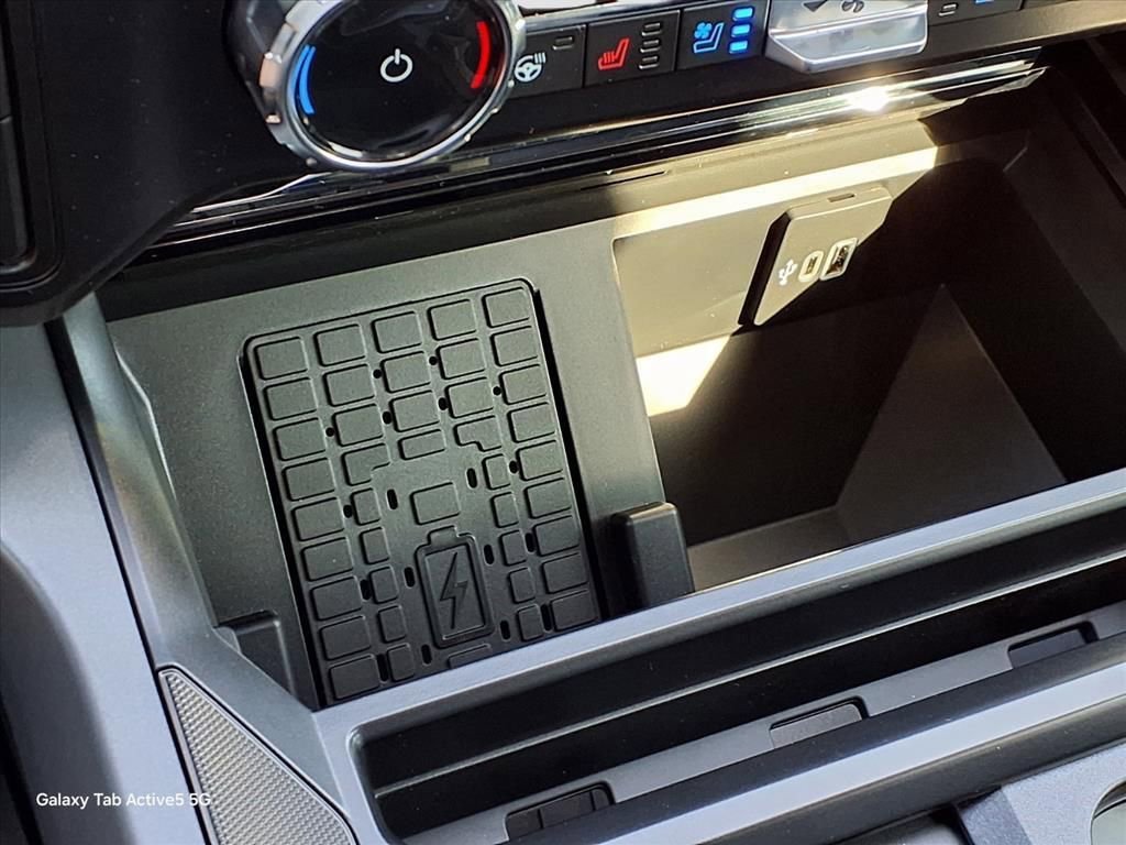 New 2026 Ford F350 Lariat w/ Black Appearance Package image 15