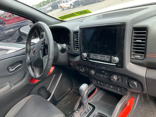 Used 2022 Nissan Frontier PRO-4X AWD/4WD image 11