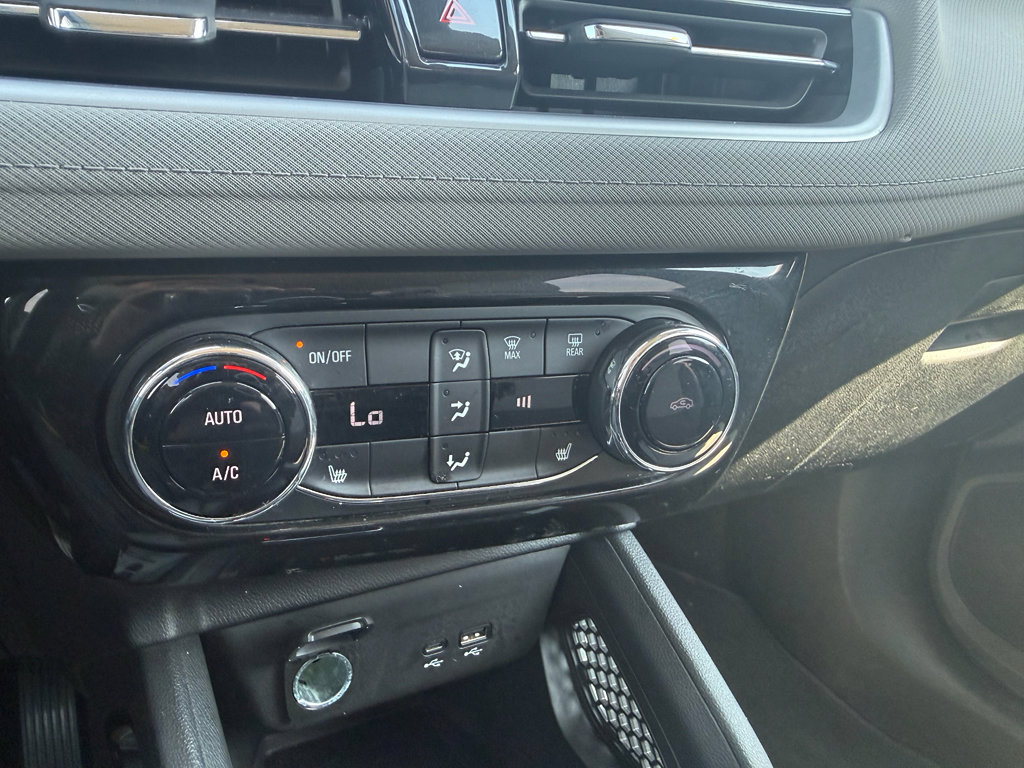Used 2024 Chevrolet TrailBlazer LT w/ Convenience Package FWD image 18