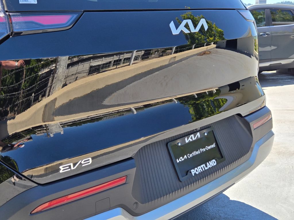 Certified 2024 Kia EV9 Light Long Range RWD image 16