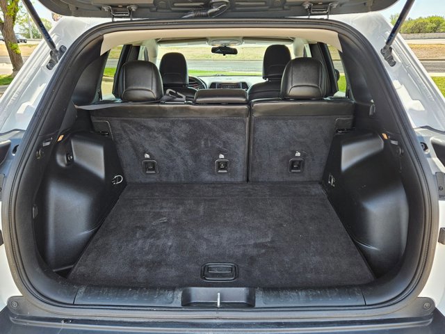 Used 2020 Jeep Cherokee Latitude Plus image 6