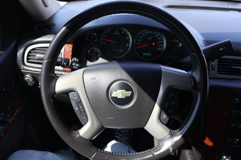 Used 2014 Chevrolet Suburban LT AWD/4WD image 17