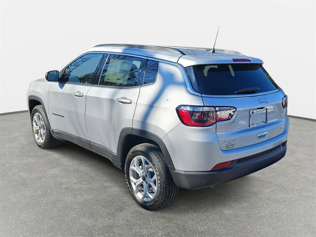 New 2026 Jeep Compass Latitude image 7