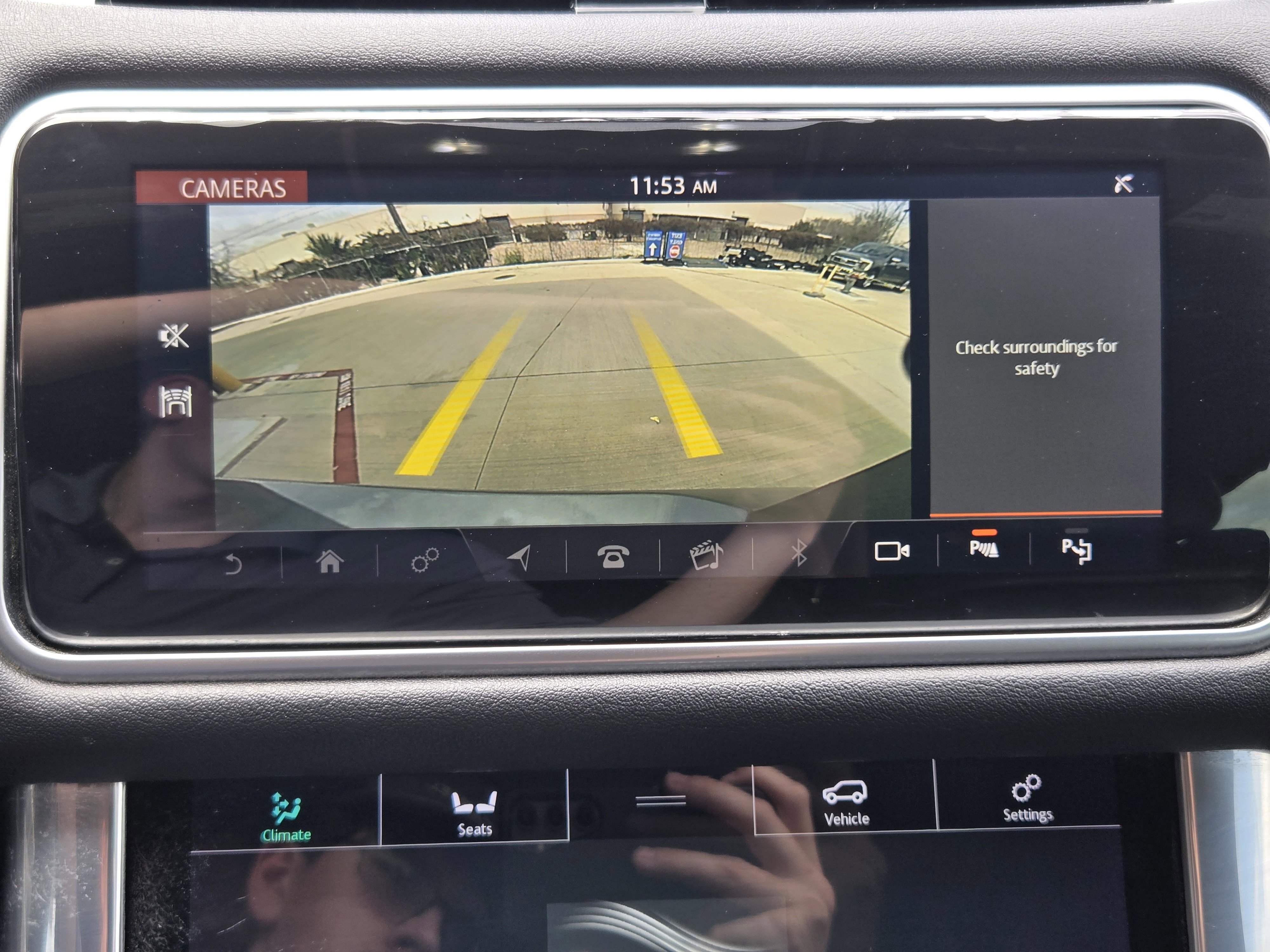 Used 2018 Land Rover Range Rover Sport HSE image 13