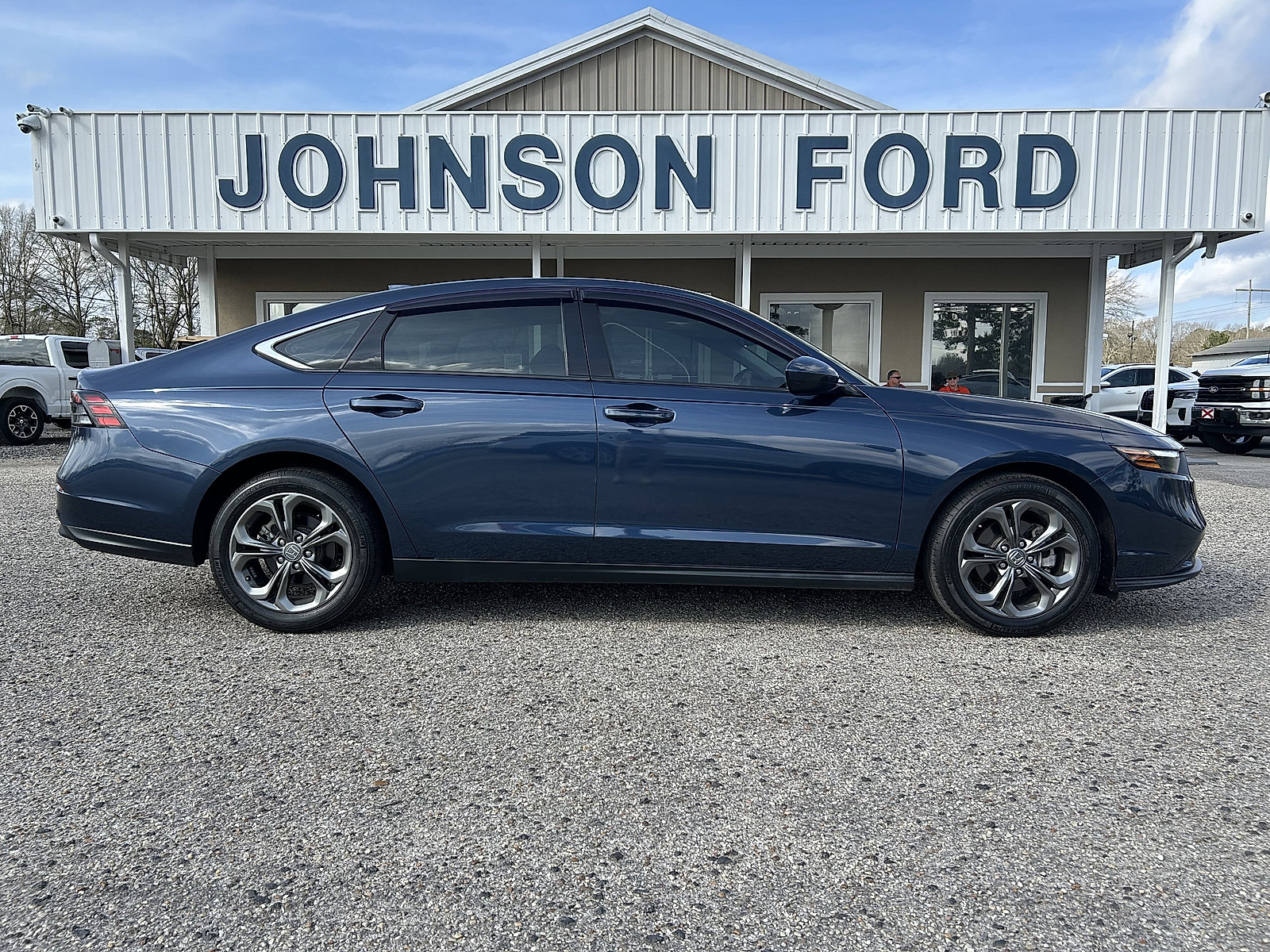 Used 2024 Honda Accord EX image 2