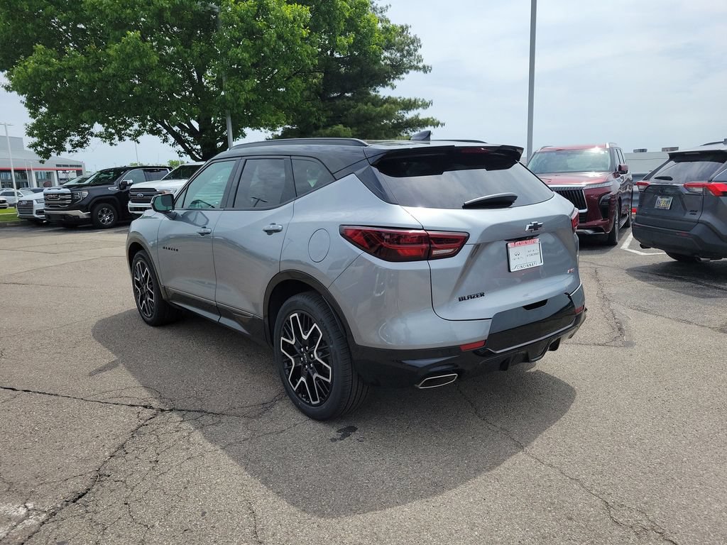 Used 2023 Chevrolet Blazer RS w/ Driver Confidence II Package FWD image 3