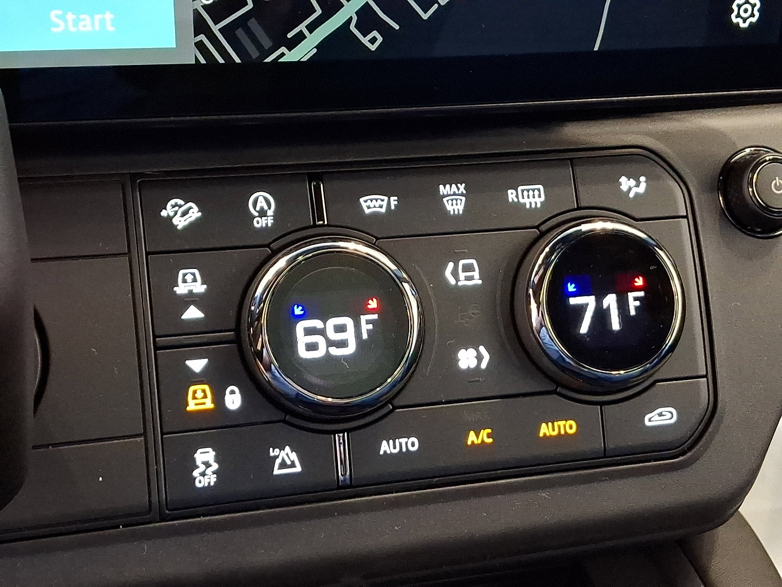 New 2026 Land Rover Defender 110 OCTA AWD/4WD image 13