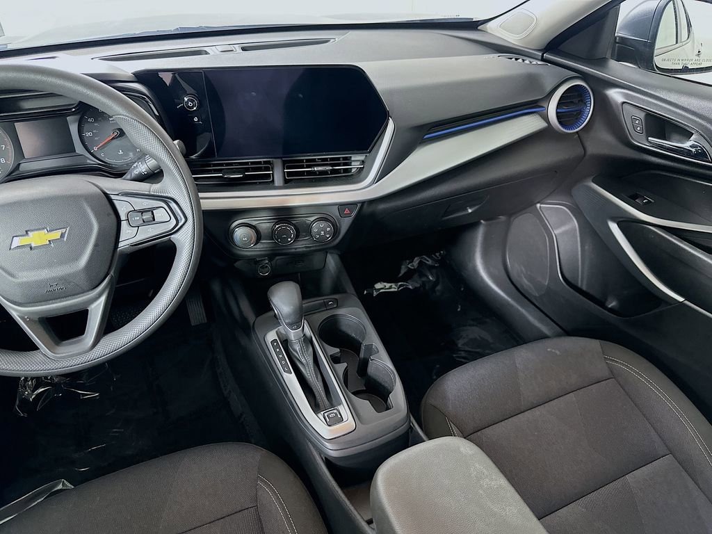 Used 2025 Chevrolet Trax LS FWD image 19