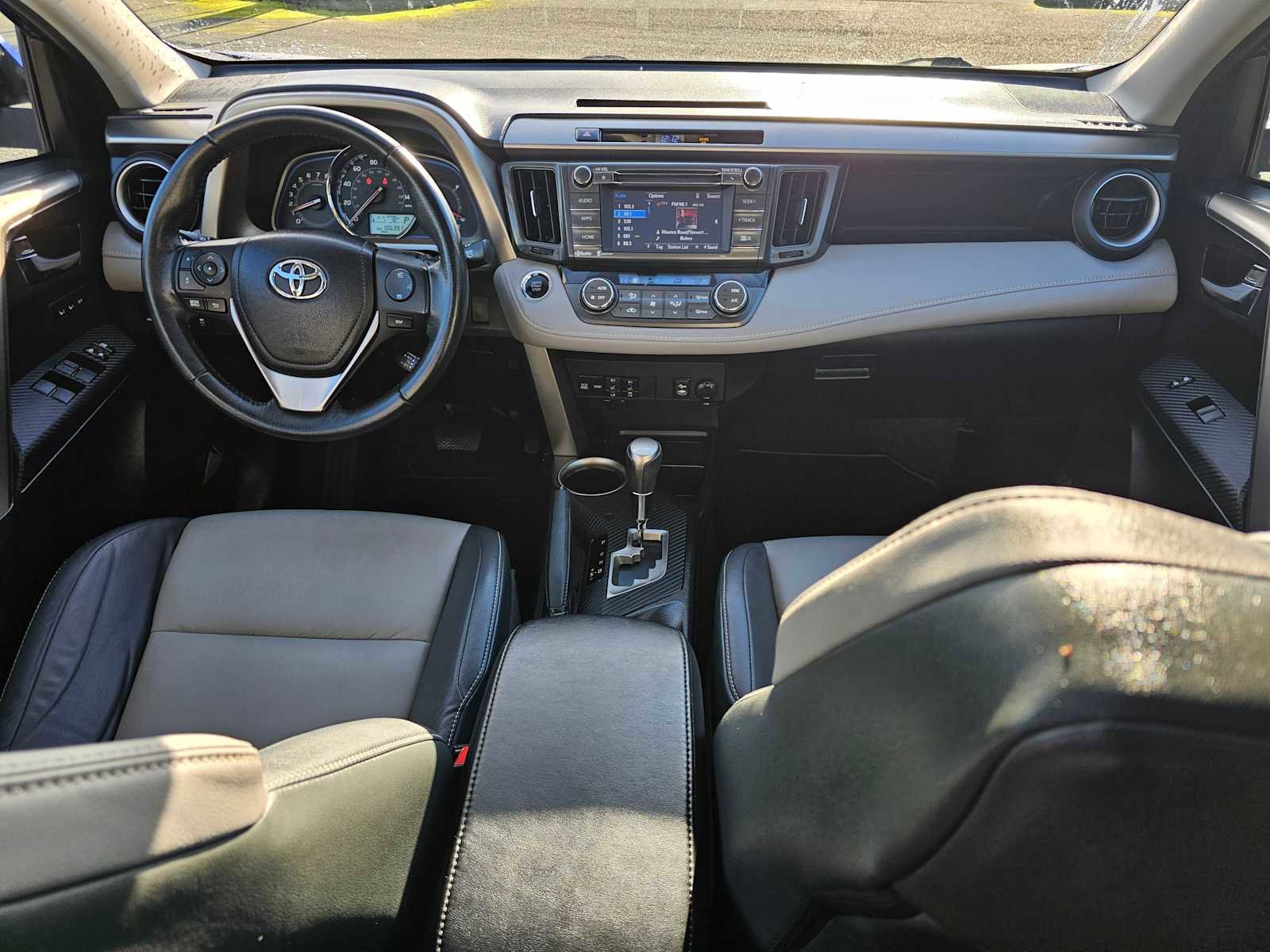 Used 2015 Toyota RAV4 Limited image 18