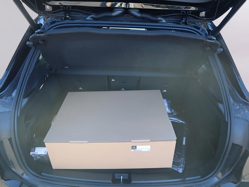 New 2026 Mercedes-Benz GLA 35 AMG 4MATIC image 10