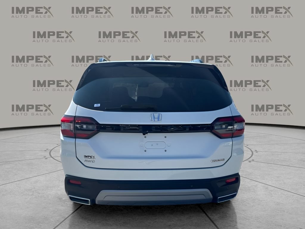 Used 2024 Honda Pilot Touring image 4
