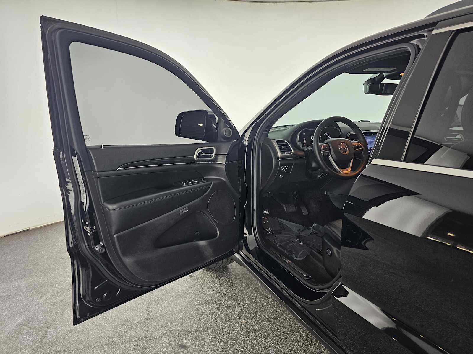 Used 2019 Jeep Grand Cherokee Limited image 19