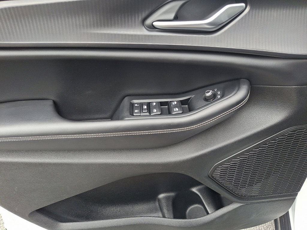 Certified 2023 Jeep Grand Cherokee Altitude image 22