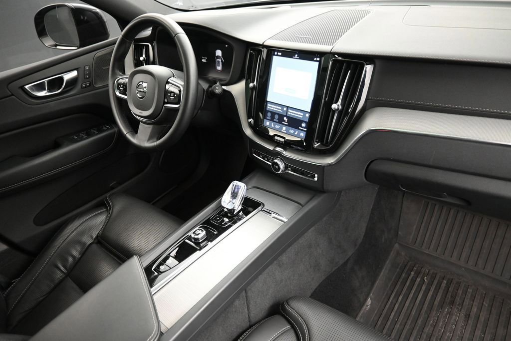 Used 2024 Volvo XC60 B5 Ultimate w/ Protection Package Premier AWD/4WD image 29