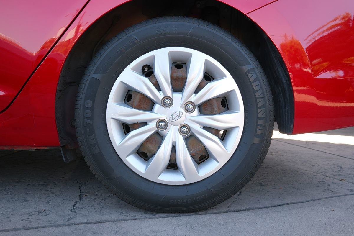 Used 2020 Hyundai Accent SE image 43