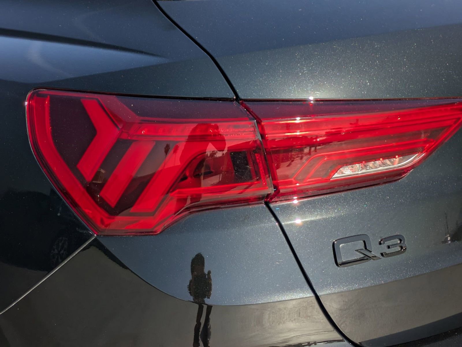 Used 2023 Audi Q3 2.0T Premium w/ Black Optic Sport Package image 18