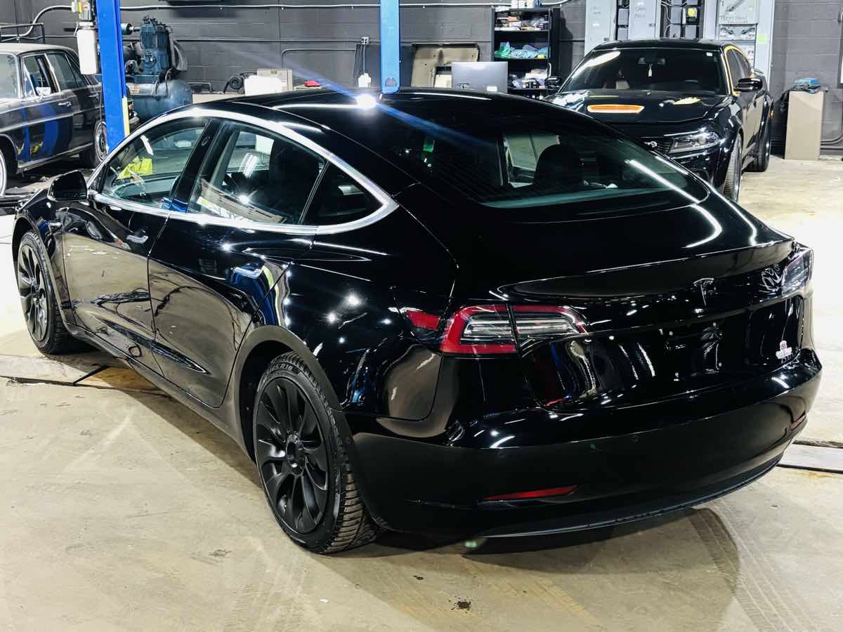 Used 2018 Tesla Model 3 Mid Range RWD image 11
