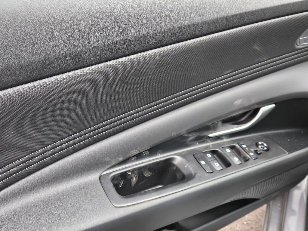 New 2026 Hyundai Elantra Limited FWD image 15