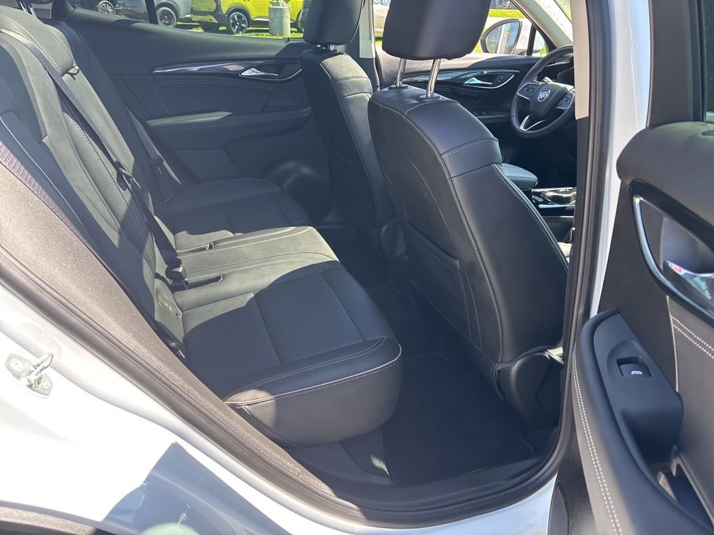 Used 2022 Buick Envision Essence w/ Technology Package I AWD/4WD image 31