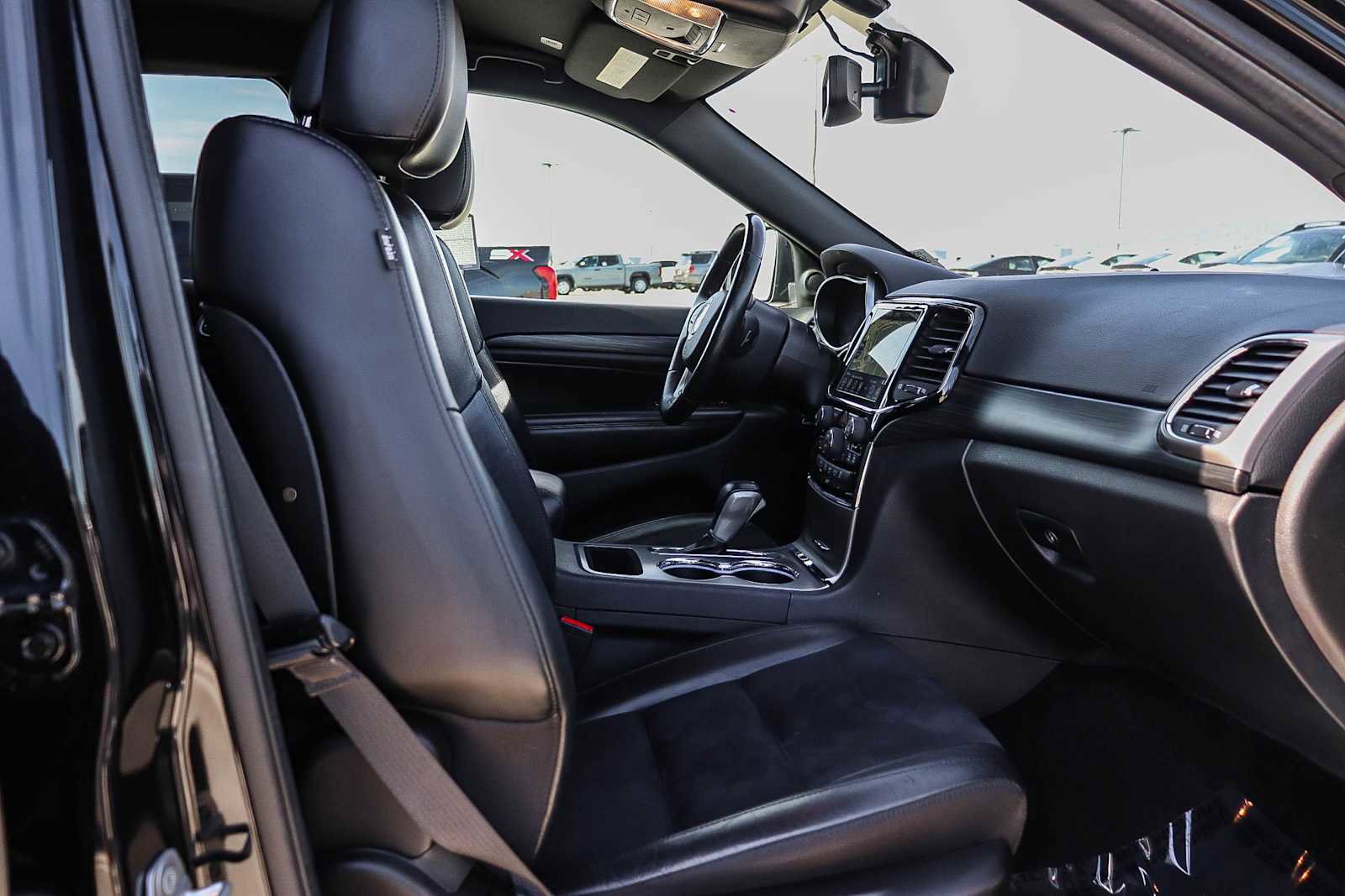 Used 2022 Jeep Grand Cherokee Laredo X image 17