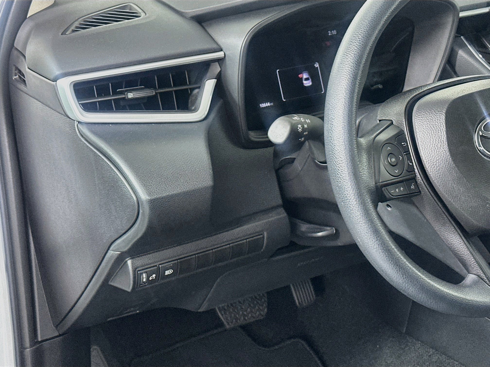 Used 2026 Toyota Corolla LE FWD image 17